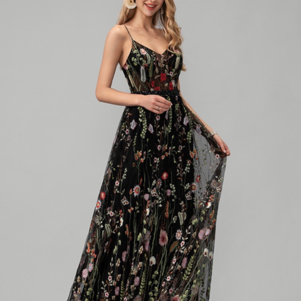 NWT Beautiful dress embroidered black dress, so much detail. Size 12